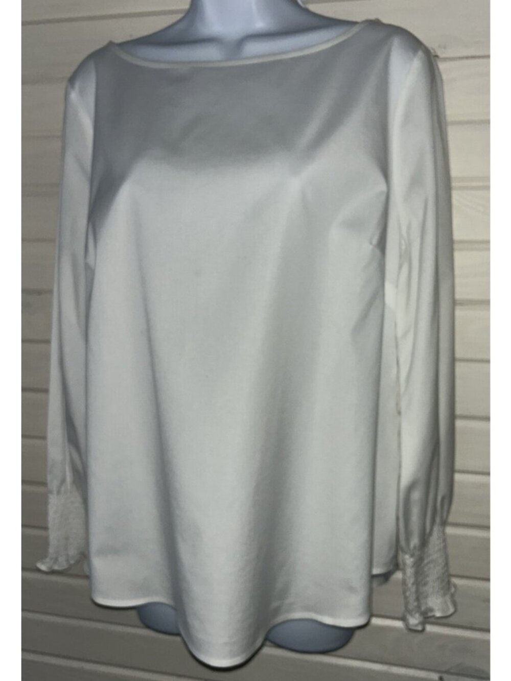NWT Chicos Sz 1 (MEDIUM) No Iron Smocked Cuff Popover White Cotton Stretch Shirt